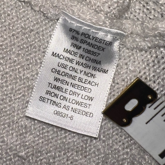 NWOT Womens XL V-Neck Sweater - Picture 6 of 6